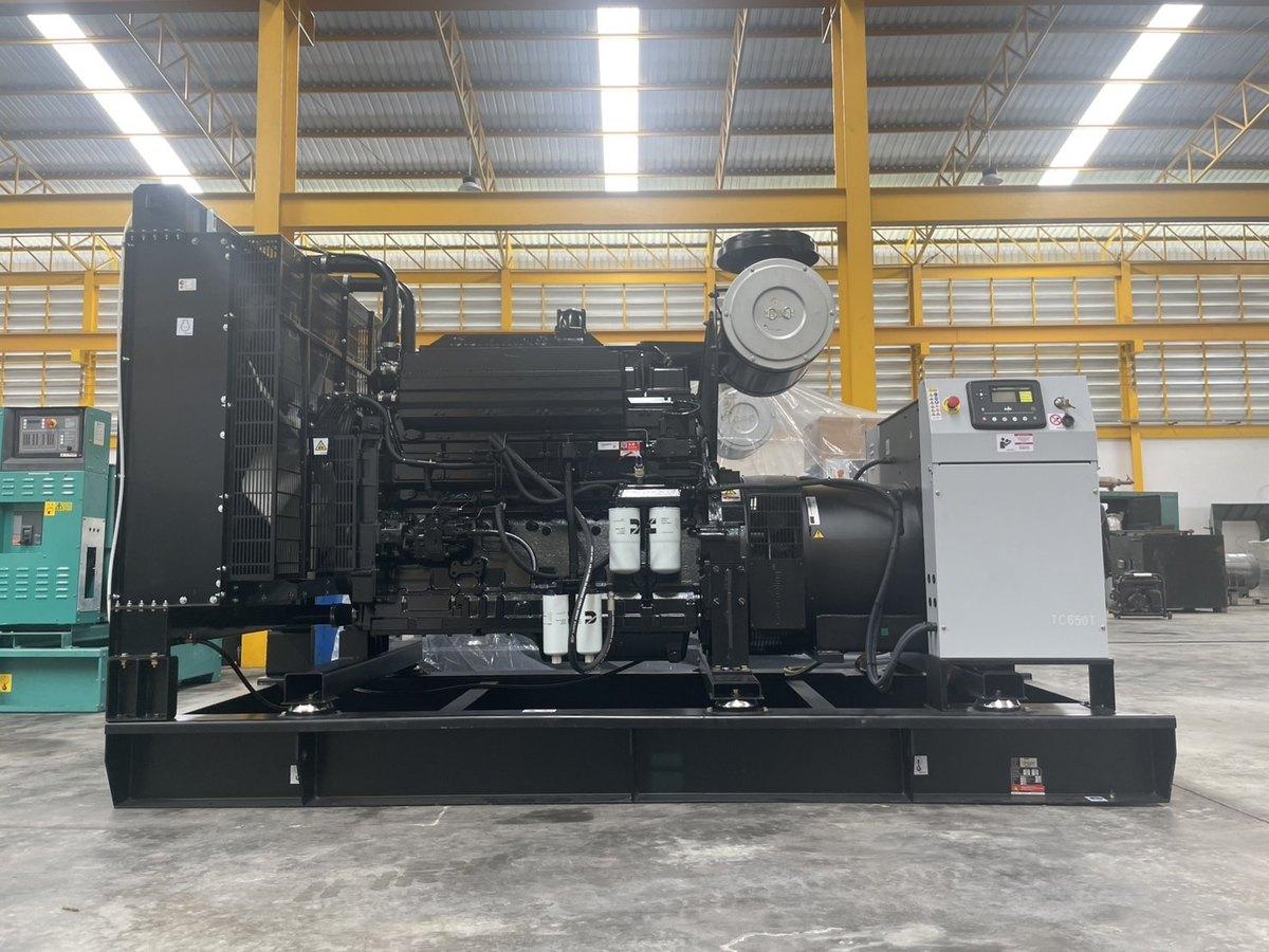 เครื่องปั่นไฟ Cummins TC650T 650kVA เครื่องยนต์ KTA19-G8 จาก Chongqing Cummins (CCEC) แบบ Open Type