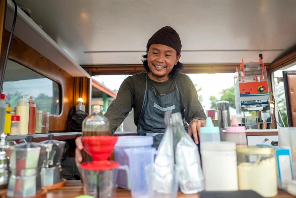 ร้านกาแฟแบบ Coffee truck ใช้เครื่องปั่นไฟ Honda